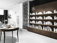 Kultowa porcelana pod Wawelem. Nowy salon z porcelaną